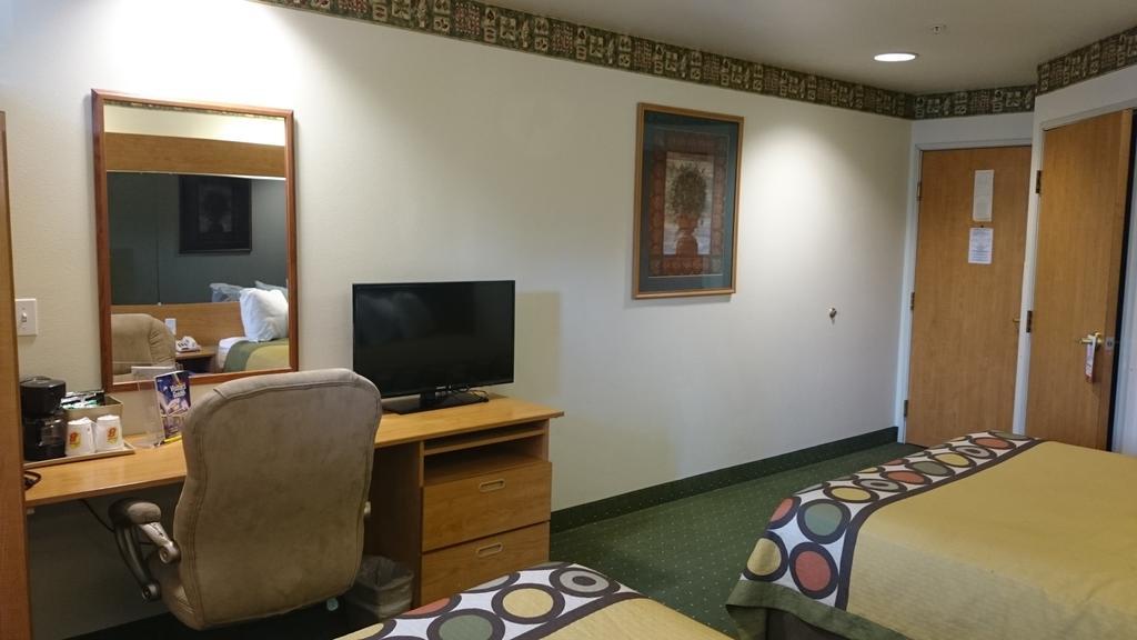 Super 8 By Wyndham Pride Midvale/Midvalley/Salt Lake City Room photo