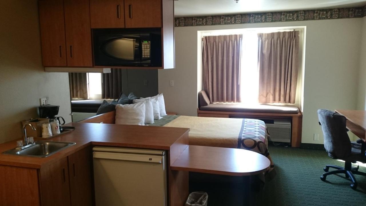 Super 8 By Wyndham Pride Midvale/Midvalley/Salt Lake City Room photo