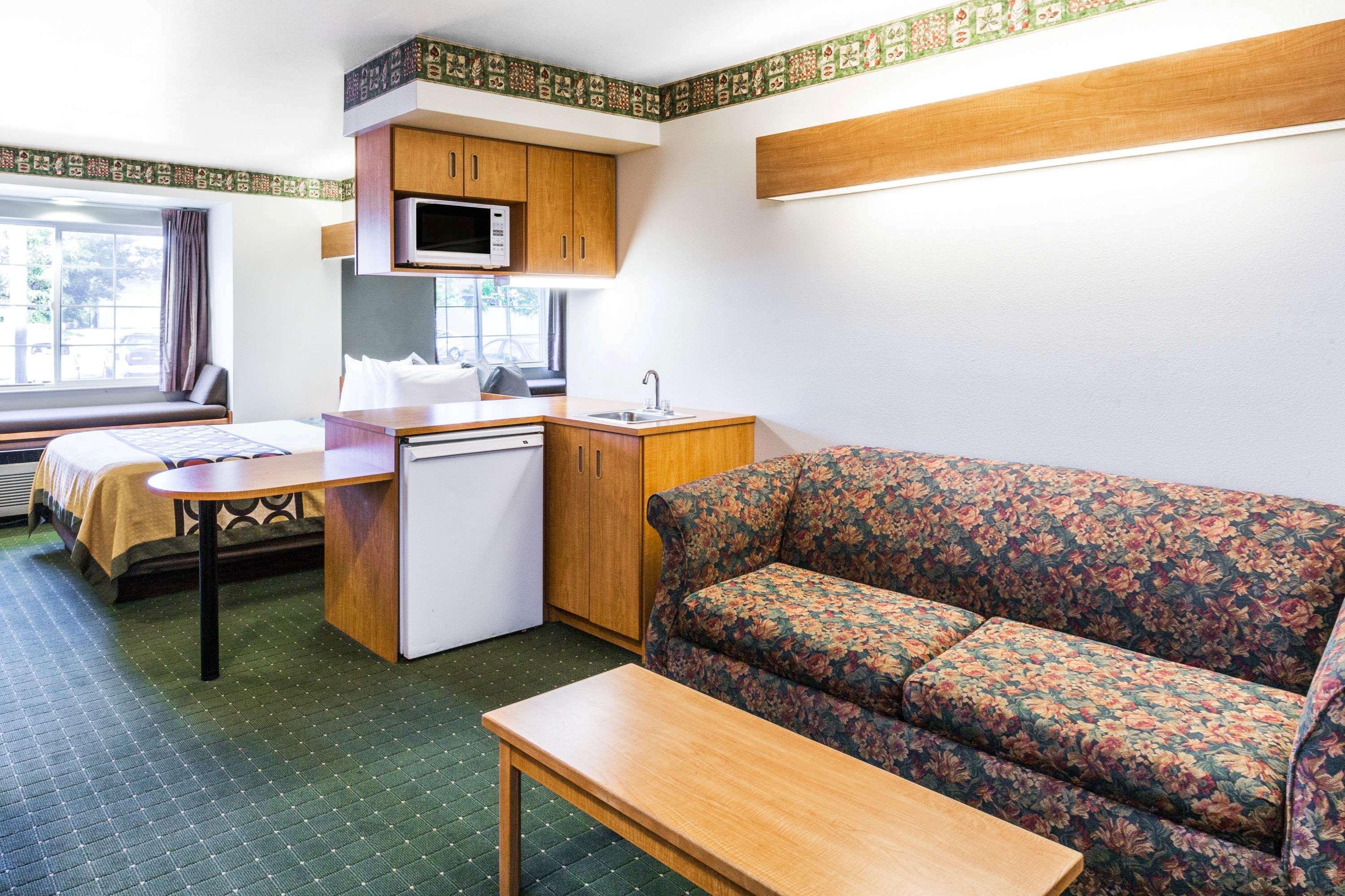 Super 8 By Wyndham Pride Midvale/Midvalley/Salt Lake City Exterior photo