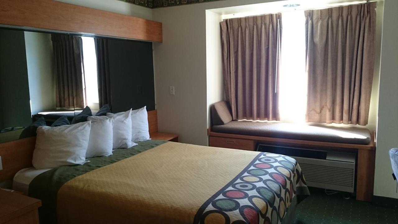 Super 8 By Wyndham Pride Midvale/Midvalley/Salt Lake City Room photo