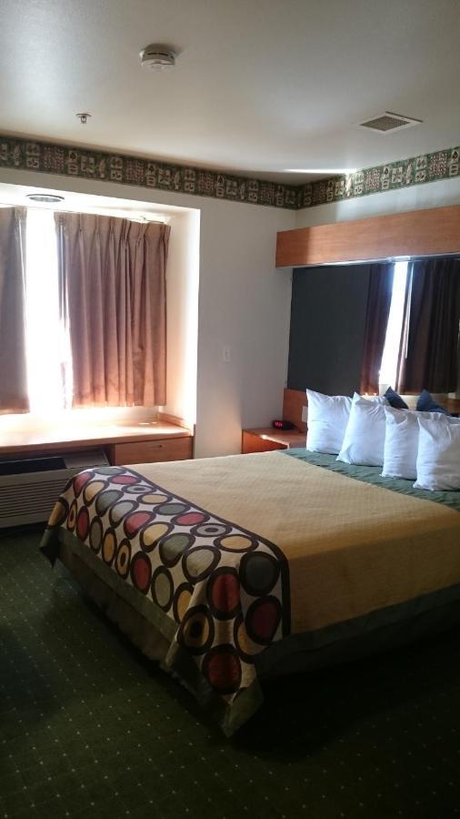 Super 8 By Wyndham Pride Midvale/Midvalley/Salt Lake City Room photo